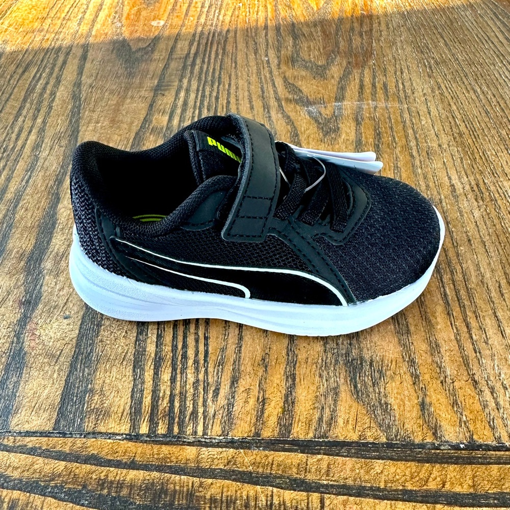 NWT toddler size 6 sneakers with kinder fit technology.